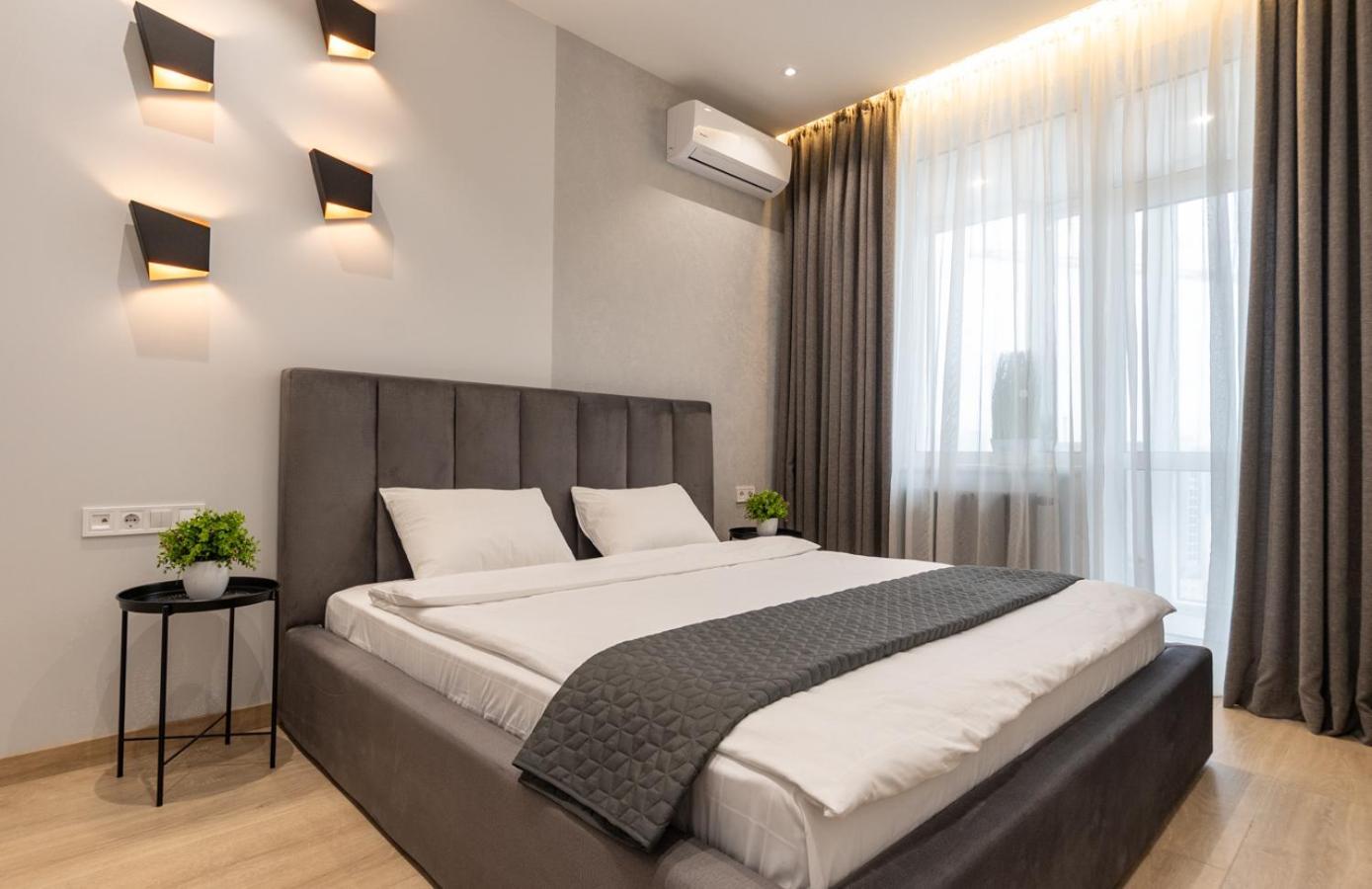 Royal Tower Residence Big VIP Apartment in Center Floor 27 Kiev Buitenkant foto