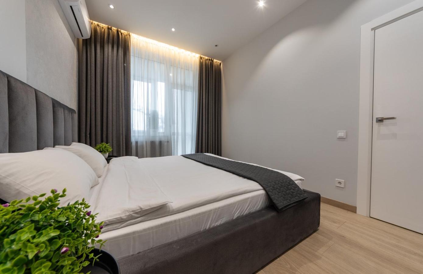 Royal Tower Residence Big VIP Apartment in Center Floor 27 Kiev Buitenkant foto
