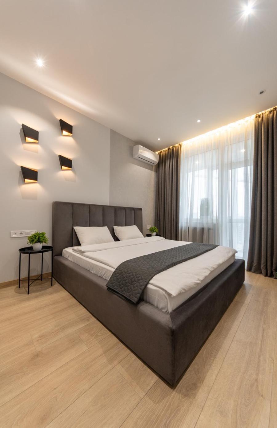 Royal Tower Residence Big VIP Apartment in Center Floor 27 Kiev Buitenkant foto
