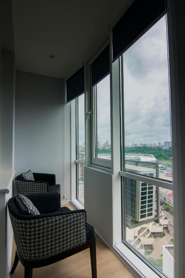 Royal Tower Residence Big VIP Apartment in Center Floor 27 Kiev Buitenkant foto